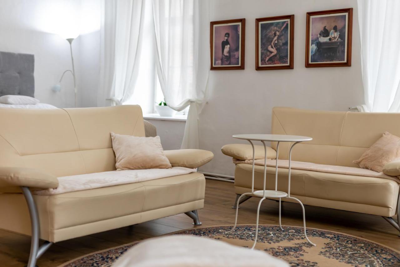 Palác Daun - Studio Apartments Znojmo Esterno foto