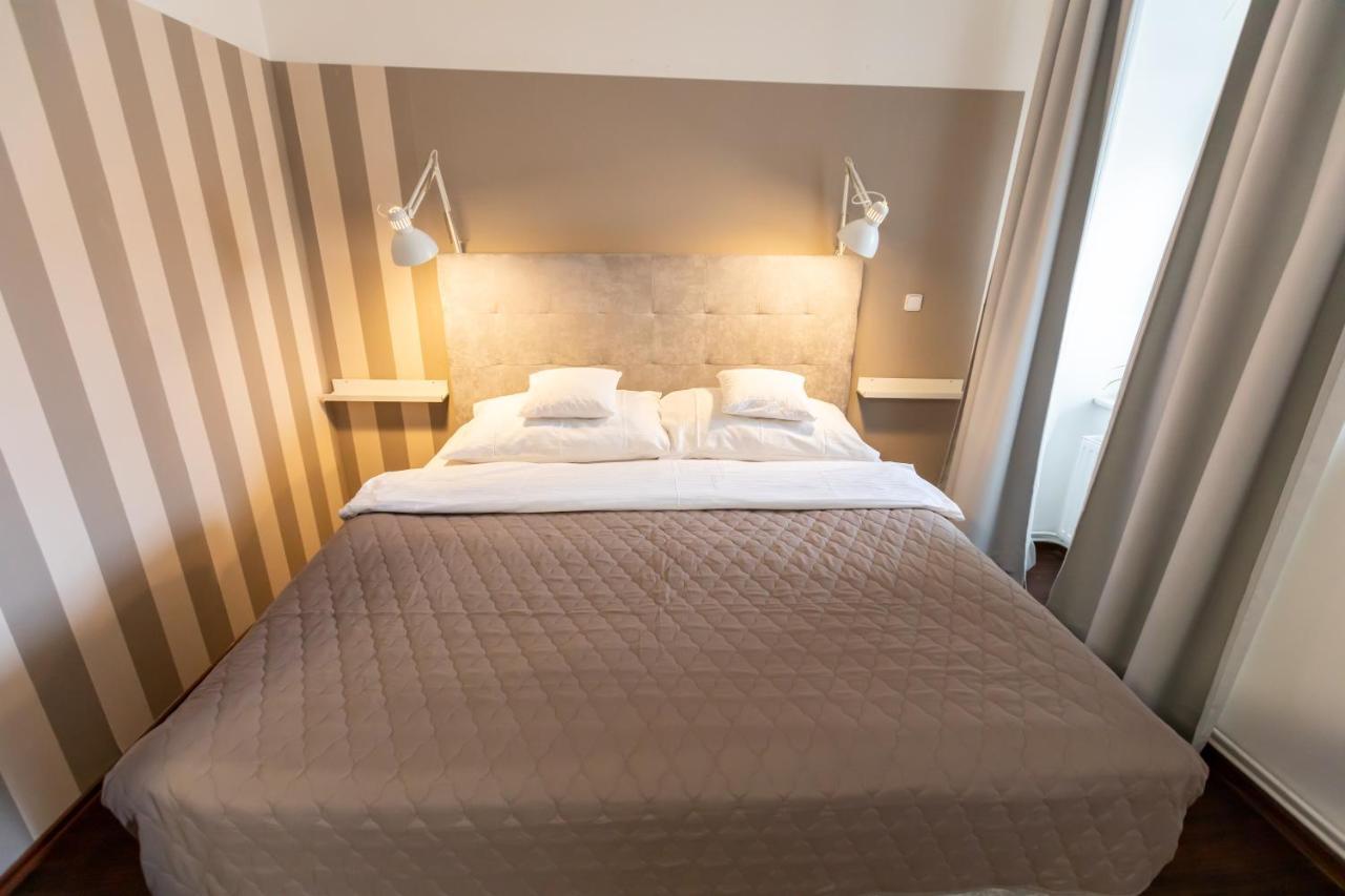 Palác Daun - Studio Apartments Znojmo Esterno foto