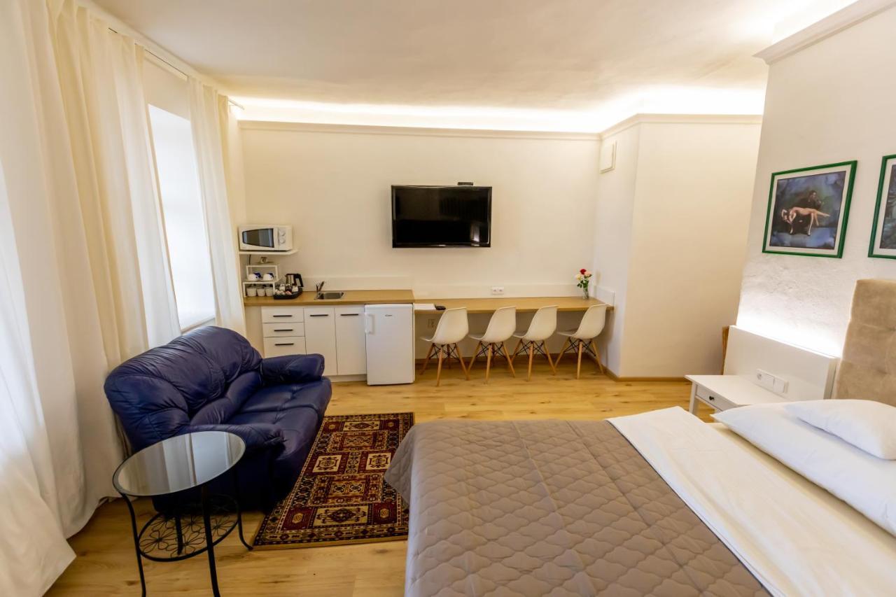 Palác Daun - Studio Apartments Znojmo Esterno foto