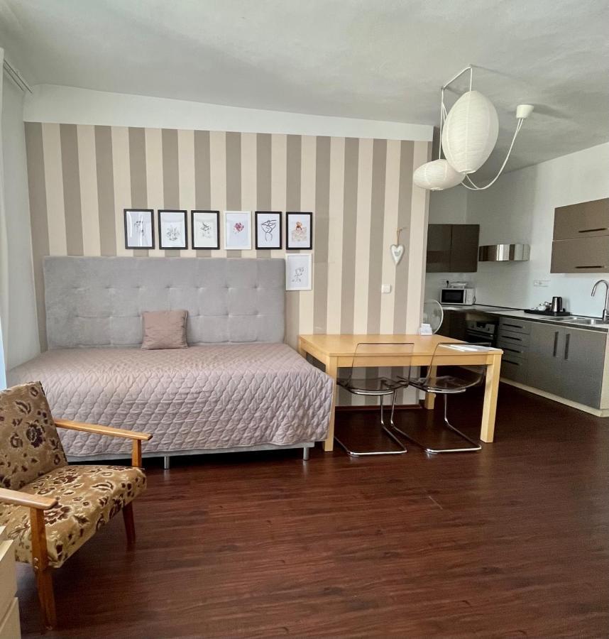 Palác Daun - Studio Apartments Znojmo Esterno foto