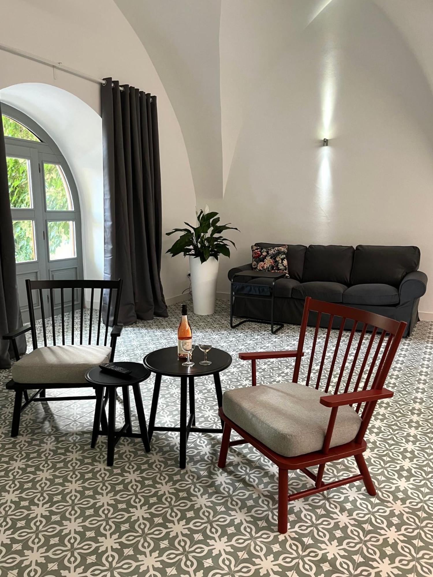 Palác Daun - Studio Apartments Znojmo Esterno foto