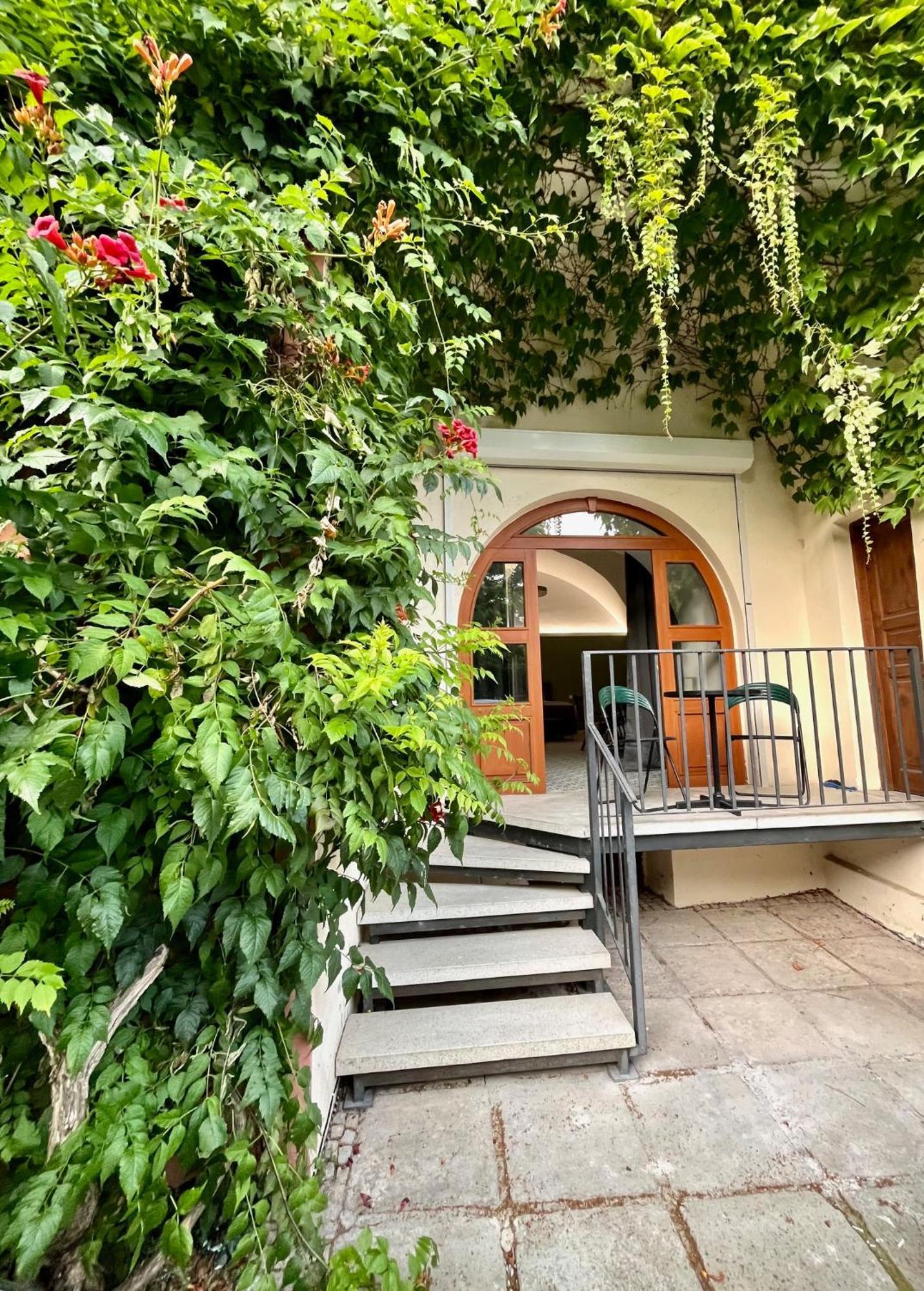 Palác Daun - Studio Apartments Znojmo Esterno foto